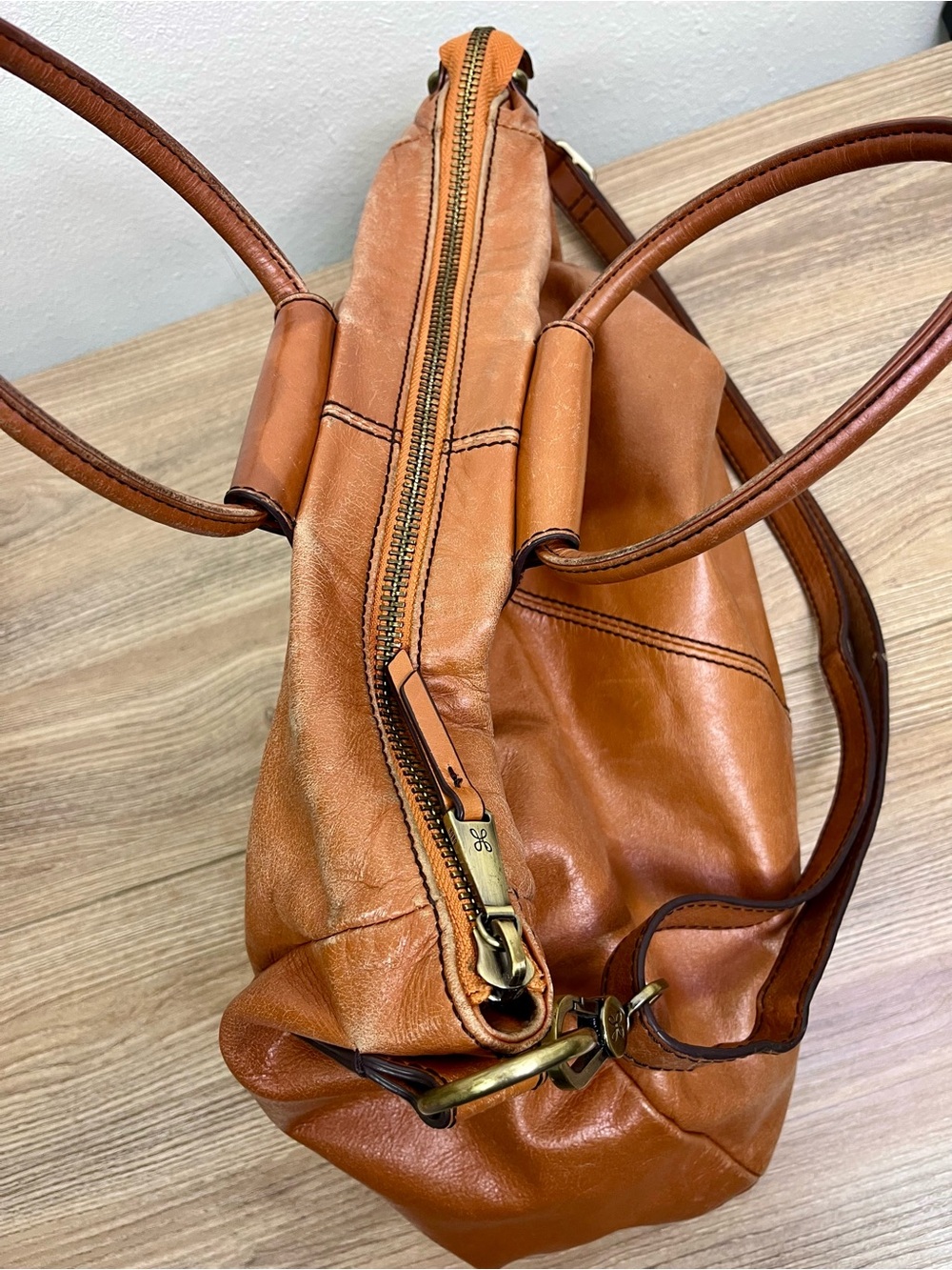 HOBO Sheila Medium Satchel - Picture 5 of 10